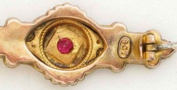 Антикварная брошь из золота, украшенная рубином, Артикул 95