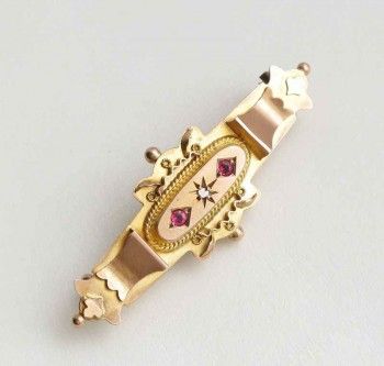 Антикварная золотая брошь с реликварием, украшенная рубинами и алмазом, Артикул 94