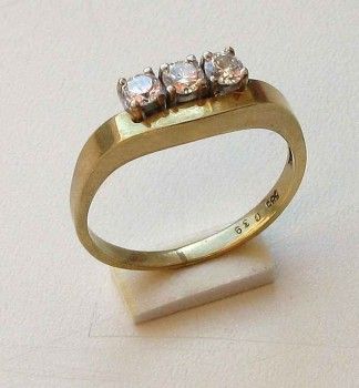 Золотое кольцо с бриллиантом, Артикул 170