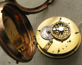 Часы карманные диаметр  61 мм  латунь Франция Париж надпись  L`Epine 18 век.  реставрация циферблата, на ходу иногда останавливаются на 6:20, Артикул 12