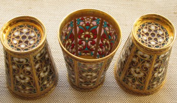 Набор стопок, серебро 925 проба, скань, позолота, витражная эмаль, 316 грамм, 61мм высота, 46 мм верхний диаметр, Евгений Бутенко., Артикул 1496