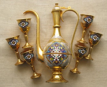 Набор для спиртного, серебро, золочение, эмаль, Кубачи, коробка. 1245грамма. 894 проба по спектрометру. 235мм высота кувшина, поднос 210х280мм., Артикул 1520