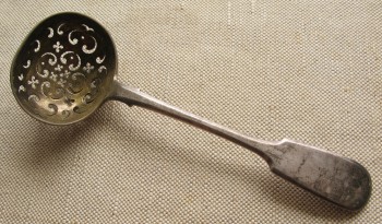 Ситечко чайное, серебро 84 проба, Россия, 1871г., Санкт-Петербург, 47.4 грамма, 160мм., Артикул 1530