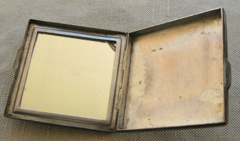 Пудреница, серебро 875 проба, СССР, Московская ювелирная фабрика, 123 грамма, 76х76мм, Артикул 1566