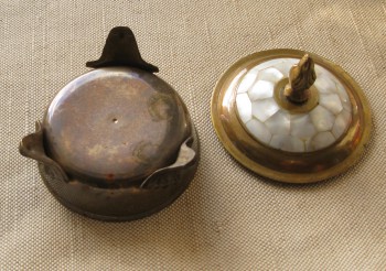 коробочка, шкатулка, бонбоньерка латунь, перламутр диаметр 78мм, высота 79мм., Артикул 305