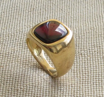 Кольцо, золото 750 проба, 16.9 грамма, Италия, Valenza, 1985., Гранат 8.5 карат, заключение МГУ. Тест спектрометра. 22 размер., Артикул 529