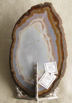 Самородки,  золото 118.44 грамма 883проба, серебро 925 проба 748 грамм, агат. Размер композиции 265х165мм. Сертификат САМОРОДКИ КОЛЫМЫ.10рублей для понимания размера., Артикул 561