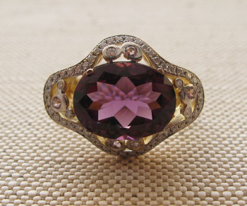 Кольцо, золото 750проба , бриллианты 0,71карата, аметист 8 карат, 13.9грамма, 18.5 размер., Артикул 593