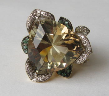 Кольцо, золото 750 проба, изумруды 0.35карата, бриллианты 1.08 карата, цитрин 21 карат, 24.97грамма, 18 размер., Артикул 595