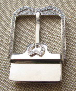 Пряжка для ремня, бриллианты 1.69ct расчетная, 1.89 реальная масса выбита ювелиром,  золото 750 проба, Артикул 596